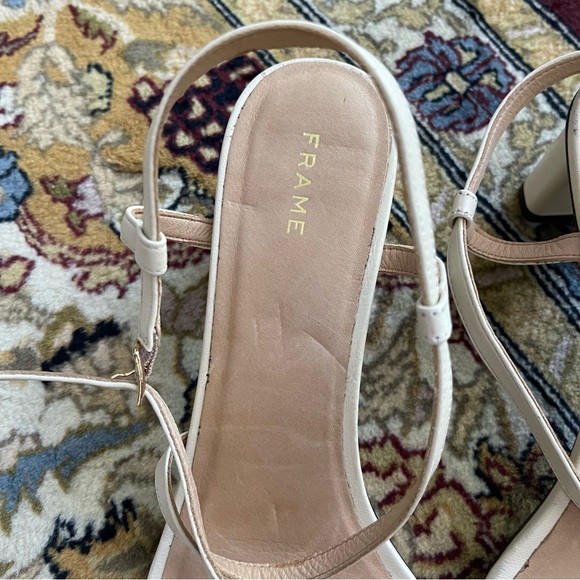 Frame Shoes Cream with black sole and gold hardware - Picture 10 of 11